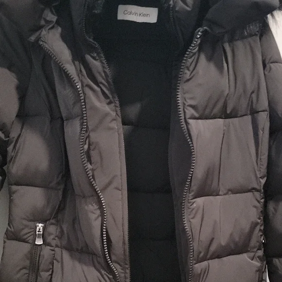 NWOT Calvin Klein Black Quilted Puffer Coat with Fur Trim Hood And Collar Size S - Picture 4 of 9